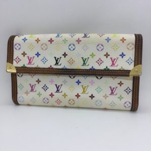 ブランドリペア転売 ヴィトンの財布クリーニングしたら10分で5000円利益！